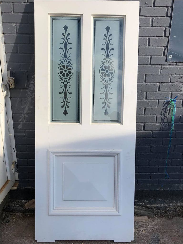 DP008 - Bespoke Etched Glass Victorian Door - Traditional Front Doors